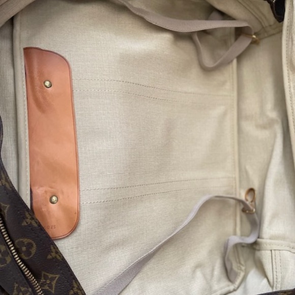 Louis Vuitton Sirius Weekender Bag - Picture 15 of 16